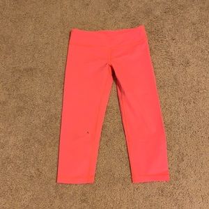 ivivva size 8 salmon cropped leggings
